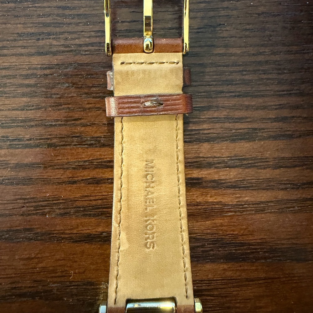 Michael Kors Women’s Watch - leather strap *needs battery - Picture 10 of 12